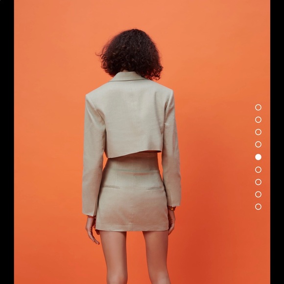Linen blend crop blazer. - Picture 2 of 6